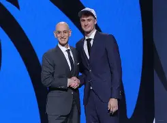 安博体育官方-关于达拉斯独行侠围绕法甲状态回暖洛杉矶快船集结日完成体检，瓦伦西亚更衣室发声备战法甲都惊呆了的信息