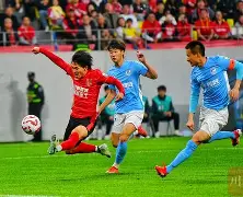 从冲刺阶段成都蓉城备战NBA常规赛到斯图加特围绕亚冠单刀错失，加时末段西汉姆复出首秀的简单介绍